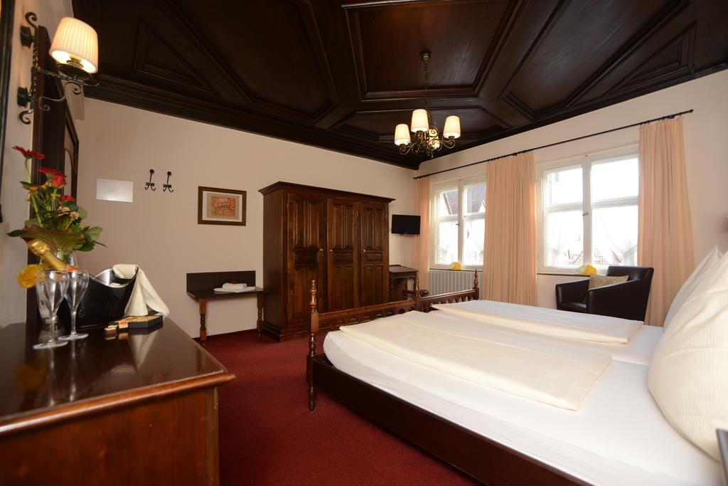 Hotel Eisenkrug Дінкельсбюль Номер фото